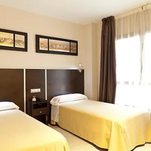 3* ゲストハウス オスタル アベニダ バラハス